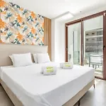 Vivi Homes - Apollo Luxury, Pool, Gym & דירה *