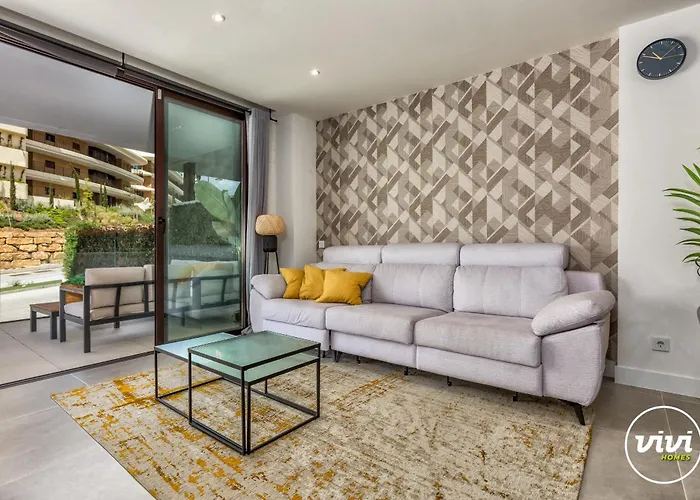 Vivi Homes - Apollo Luxury, Pool, Gym & 公寓 丰希罗拉