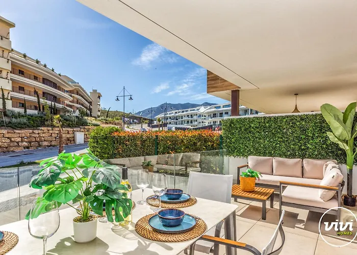 Vivi Homes - Apollo Luxury, Pool, Gym & *