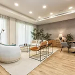 Vivi Homes - Apollo Luxury, Pool, Gym & Appartement