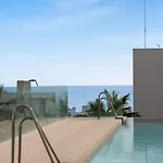 Vivi Homes - Apollo Luxury, Pool, Gym & Appartement