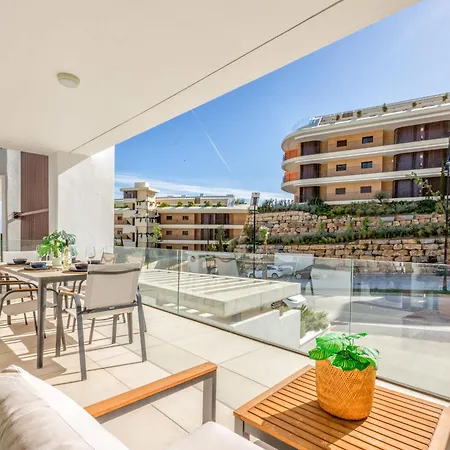 Vivi Homes - Apollo Luxury, Pool, Gym & Appartement Fuengirola