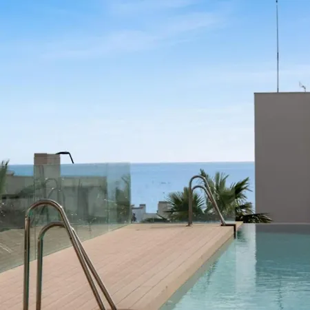 Vivi Homes - Apollo Luxury, Pool, Gym & Lejlighed