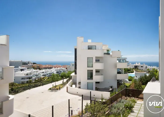 Vivi Homes - Apollo Luxury, Pool, Gym & * Fuengirola