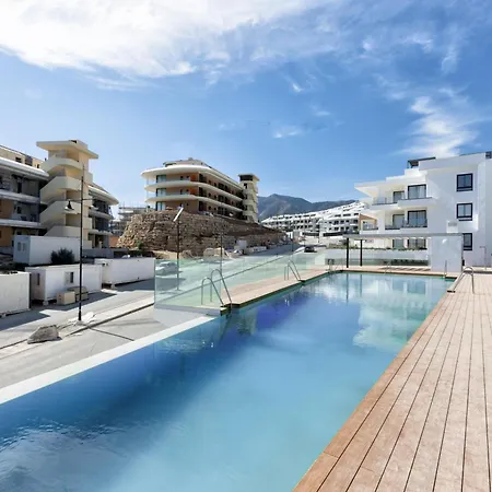 Vivi Homes - Apollo Luxury, Pool, Gym & Apartamento *