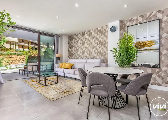 Vivi Homes - Apollo Luxury, Pool, Gym & *